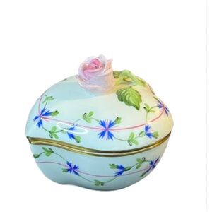 Herend Hungary blue garland rose knob heart shape trinket box